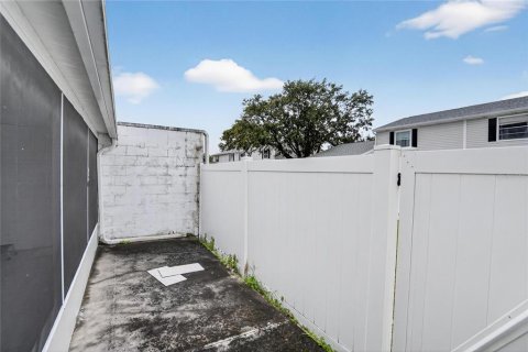 Condo in Tampa, Florida, 2 bedrooms  № 2104763 - photo 28