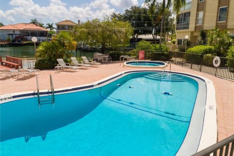Copropriété à louer à Clearwater, Floride: 2 chambres, 101.26 m2 № 1679340 - photo 6