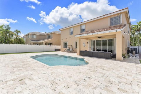 Villa ou maison à vendre à Pembroke Pines, Floride: 4 chambres, 240.62 m2 № 2083424 - photo 4