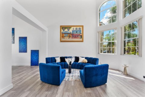 Villa ou maison à vendre à Pembroke Pines, Floride: 4 chambres, 240.62 m2 № 2083424 - photo 10