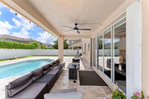 Villa ou maison à vendre à Pembroke Pines, Floride: 4 chambres, 240.62 m2 № 2083424 - photo 8