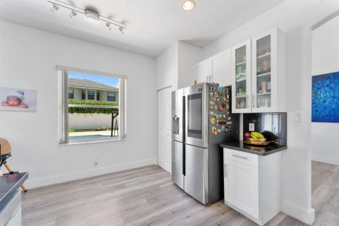 Villa ou maison à vendre à Pembroke Pines, Floride: 4 chambres, 240.62 m2 № 2083424 - photo 18