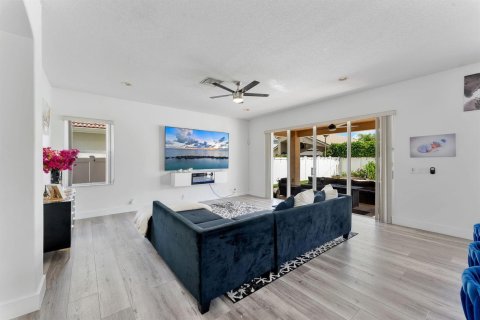 Villa ou maison à vendre à Pembroke Pines, Floride: 4 chambres, 240.62 m2 № 2083424 - photo 14