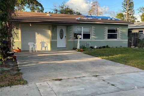 Casa en venta en Saint Petersburg, Florida, 2 dormitorios, 108.88 m2 № 1535023 - foto 1