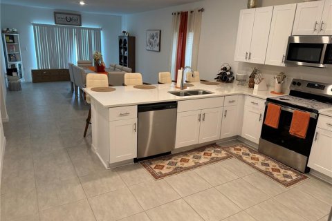 Villa ou maison à louer à Lakeland, Floride: 4 chambres, 183.39 m2 № 1904905 - photo 5