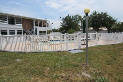 Condo in Punta Gorda, Florida, 2 bedrooms  № 2233784 - photo 25