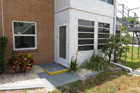 Condo in Punta Gorda, Florida, 2 bedrooms  № 2233784 - photo 23