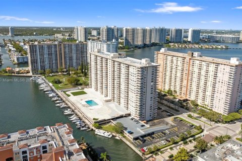 Copropriété à vendre à Sunny Isles Beach, Floride: 55.28 m2 № 1936065 - photo 2