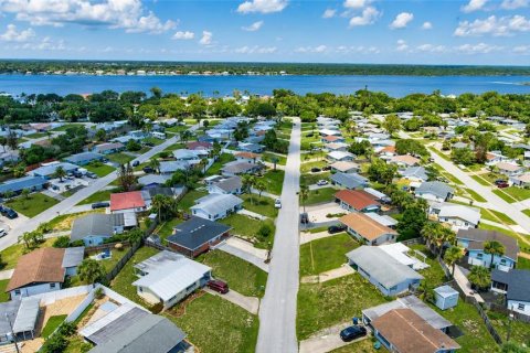 House in Ormond Beach, Florida 2 bedrooms, 88.72 sq.m. № 2237848 - photo 19