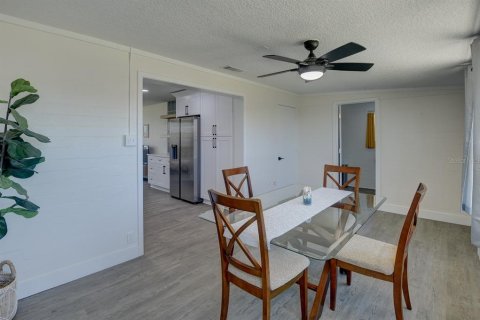 House in Ormond Beach, Florida 2 bedrooms, 88.72 sq.m. № 2237848 - photo 9