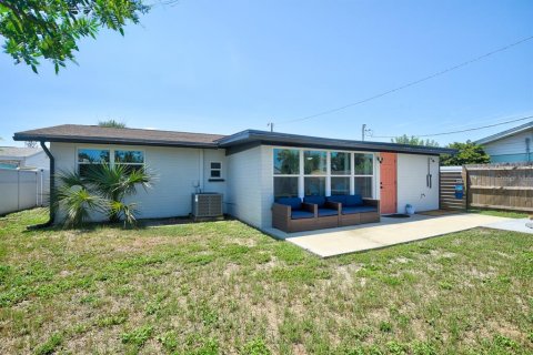 House in Ormond Beach, Florida 2 bedrooms, 88.72 sq.m. № 2237848 - photo 17