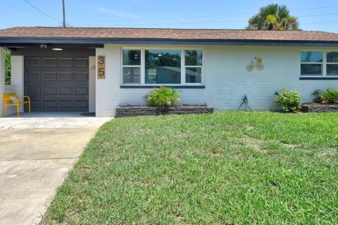House in Ormond Beach, Florida 2 bedrooms, 88.72 sq.m. № 2237848