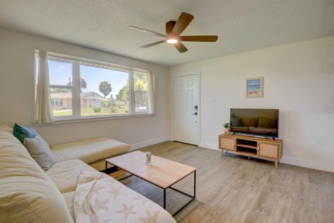 House in Ormond Beach, Florida 2 bedrooms, 88.72 sq.m. № 2237848 - photo 4