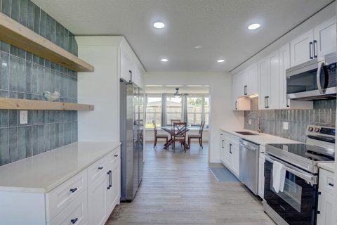 House in Ormond Beach, Florida 2 bedrooms, 88.72 sq.m. № 2237848 - photo 5