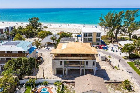 House in Anna Maria, Florida 6 bedrooms, 403.66 sq.m. № 2115867 - photo 4