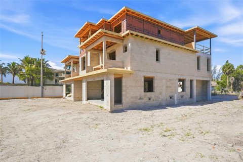 House in Anna Maria, Florida 6 bedrooms, 403.66 sq.m. № 2115867 - photo 8