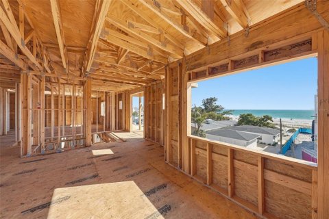 House in Anna Maria, Florida 6 bedrooms, 403.66 sq.m. № 2115867 - photo 14
