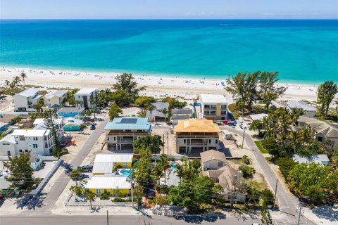 House in Anna Maria, Florida 6 bedrooms, 403.66 sq.m. № 2115867 - photo 5