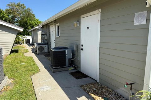 Immobilier commercial à louer à Largo, Floride: 77.57 m2 № 2166609 - photo 3