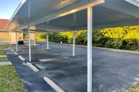 Immobilier commercial à louer à Largo, Floride: 77.57 m2 № 2166609 - photo 5