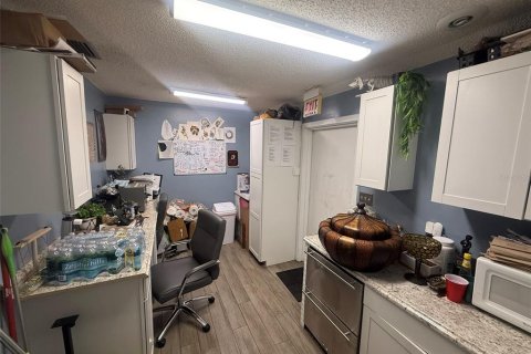 Immobilier commercial à louer à Largo, Floride: 77.57 m2 № 2166609 - photo 9