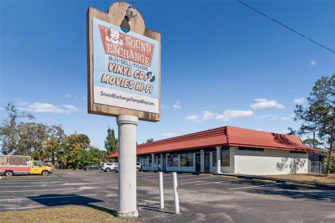 Commercial property in Pinellas Park, Florida 594.57 sq.m. № 2106185 - photo 9