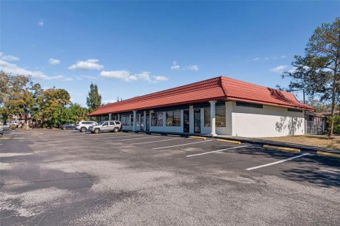 Commercial property in Pinellas Park, Florida 594.57 sq.m. № 2106185 - photo 10