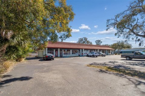Commercial property in Pinellas Park, Florida 594.57 sq.m. № 2106185 - photo 7