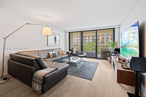 Купить кондоминиум в Майами, Флорида 2 спальни, 108.88м2, № 2154468 - фото 11