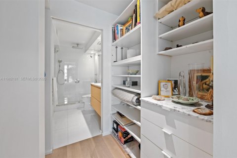 Купить кондоминиум в Майами, Флорида 2 спальни, 108.88м2, № 2154468 - фото 13