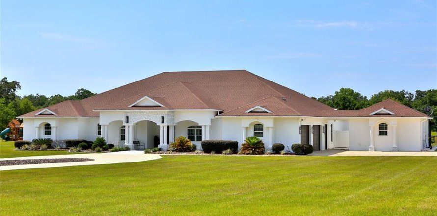 House in Ocala, Florida 6 bedrooms, 568.19 sq.m. № 1725343