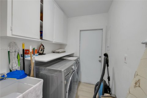 Снять в аренду виллу или дом в Майами-Бич, Флорида 4 спальни, 280.47м2, № 2006020 - фото 26