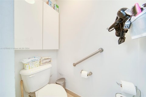Touwnhouse à vendre à Miami, Floride: 3 chambres, 167.04 m2 № 1763721 - photo 21