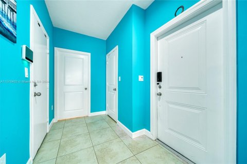 Touwnhouse à vendre à Miami, Floride: 3 chambres, 167.04 m2 № 1763721 - photo 11