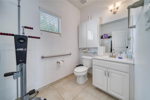 Touwnhouse à vendre à Miami, Floride: 3 chambres, 167.04 m2 № 1763721 - photo 12