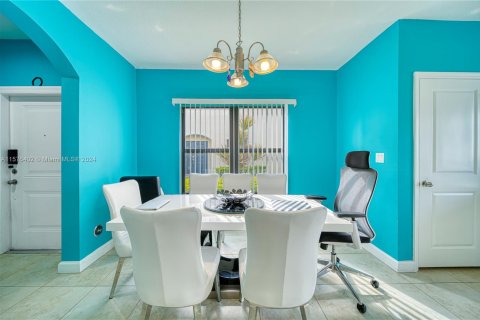 Touwnhouse à vendre à Miami, Floride: 3 chambres, 167.04 m2 № 1763721 - photo 10