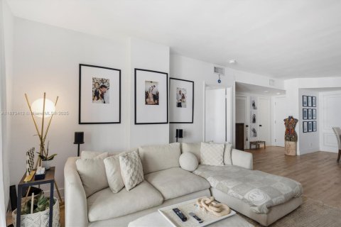 Купить кондоминиум в Майами, Флорида 2 спальни, 119.66м2, № 1898229 - фото 17