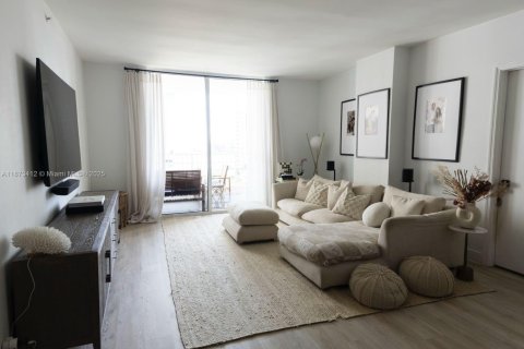 Купить кондоминиум в Майами, Флорида 2 спальни, 119.66м2, № 1898229 - фото 1