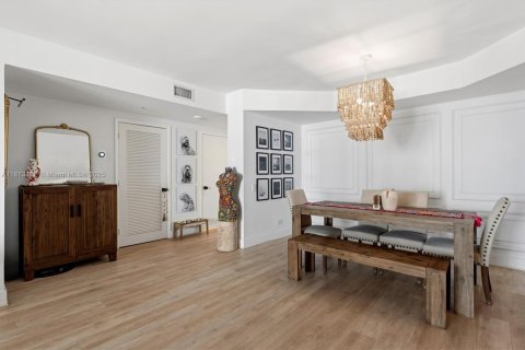 Купить кондоминиум в Майами, Флорида 2 спальни, 119.66м2, № 1898229 - фото 22