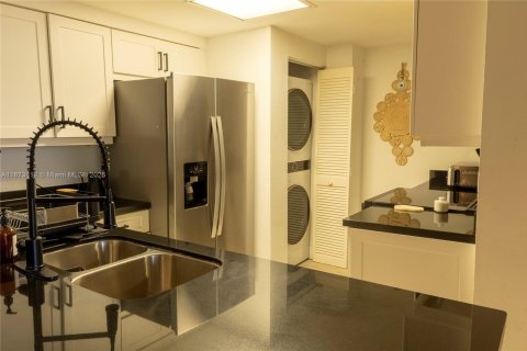 Купить кондоминиум в Майами, Флорида 2 спальни, 119.66м2, № 1898229 - фото 10