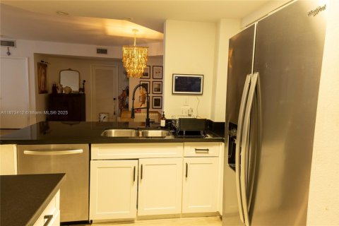 Купить кондоминиум в Майами, Флорида 2 спальни, 119.66м2, № 1898229 - фото 9