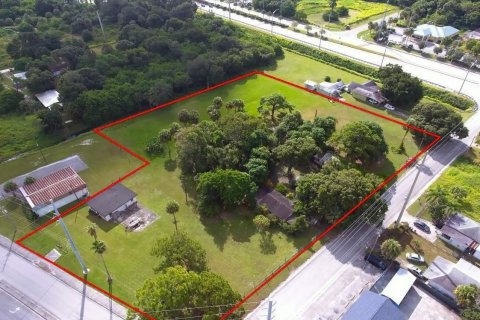 Commercial property in St. Lucie, Florida № 2176957 - photo 17