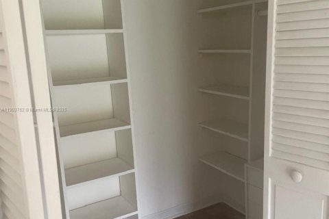 Купить виллу или дом в Майами, Флорида 3 комнаты, 158.58м2, № 1954614 - фото 10