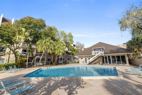 Condo in Miami, Florida, 1 bedroom  № 2040015 - photo 26