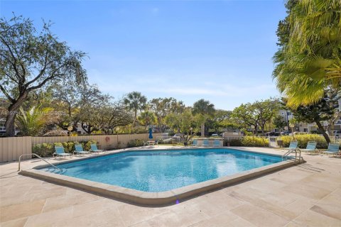 Condo in Miami, Florida, 1 bedroom  № 2040015 - photo 24
