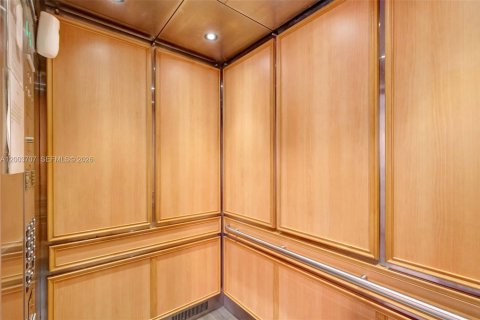Condominio en venta en Miami Beach, Florida, 1 dormitorio, 66.7 m2 № 2090508 - foto 28