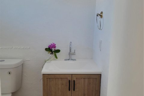 Condominio en venta en Miami Beach, Florida, 1 dormitorio, 66.7 m2 № 2090508 - foto 24