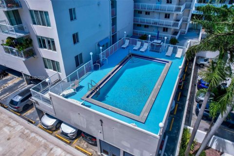 Condominio en venta en Miami Beach, Florida, 1 dormitorio, 66.7 m2 № 2090508 - foto 26