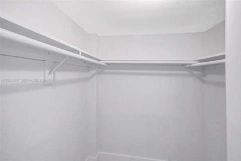 Condominio en venta en Miami Beach, Florida, 1 dormitorio, 66.7 m2 № 2090508 - foto 23