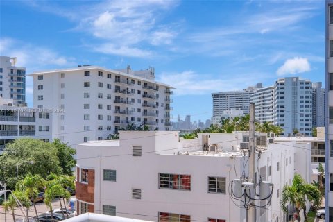 Condominio en venta en Miami Beach, Florida, 1 dormitorio, 66.7 m2 № 2090508 - foto 10